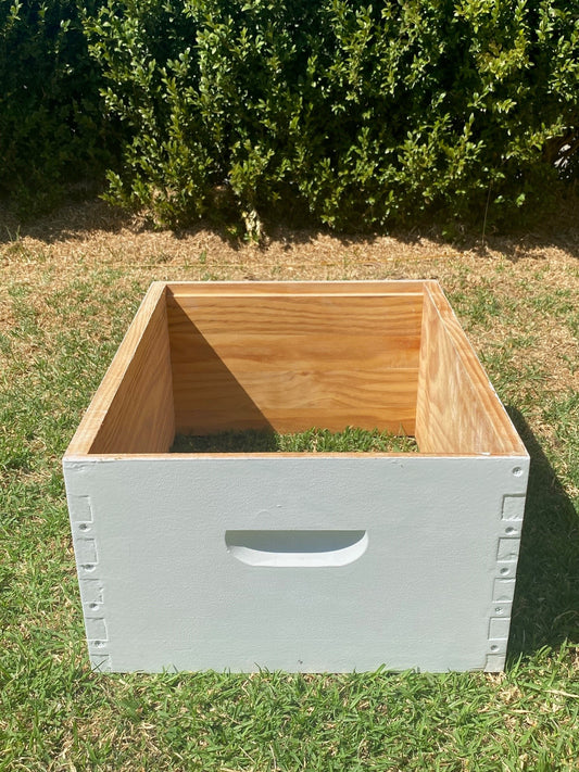 Fully Assembled Painted 8 Frame Super Box