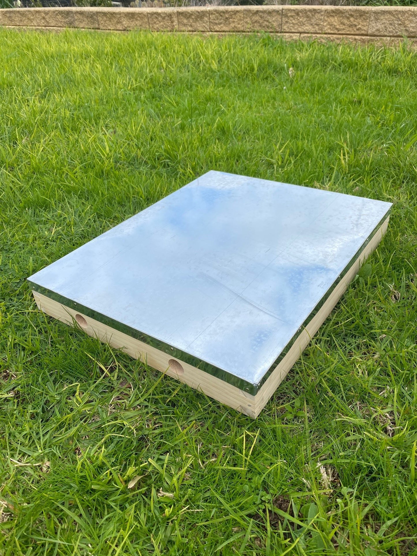 Assembled Galvanised Bee Hive Lid with Ventilation