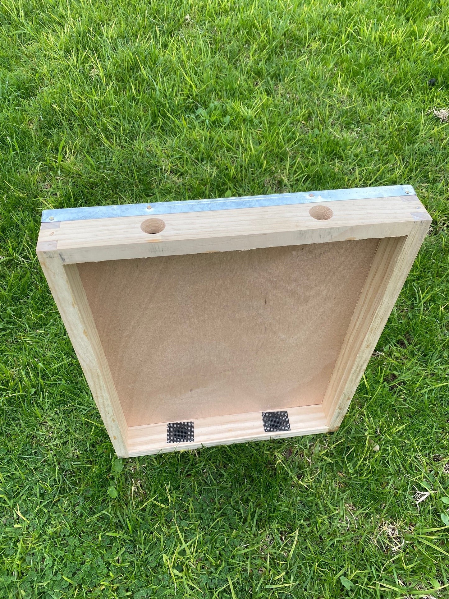 Assembled Galvanised Bee Hive Lid with Ventilation